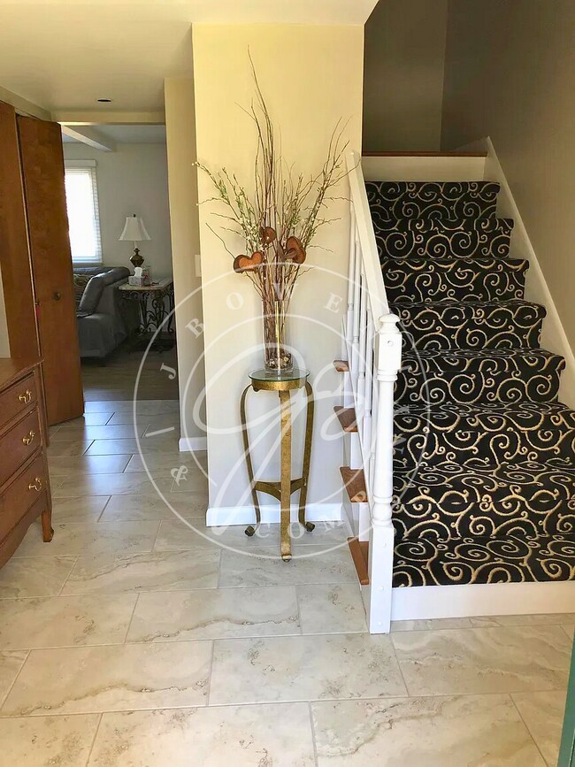 Building Photo - Beautiful 4-Bedroom Home in Lincoln Wood –...