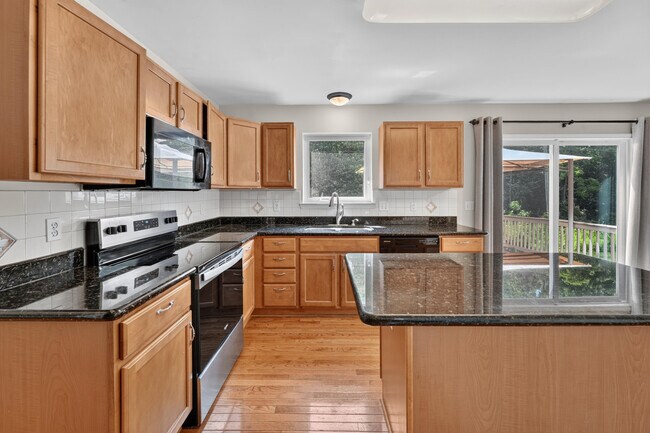 Building Photo - 392 Sedgewood Ln