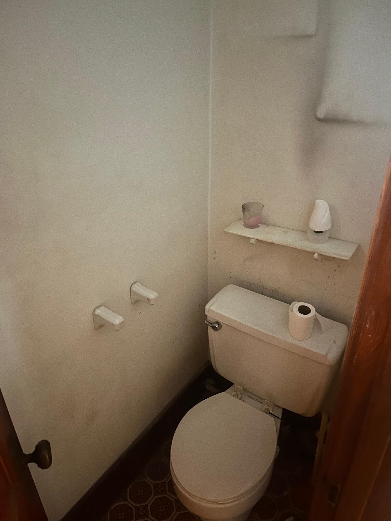 Building Photo - 415 E Frye Ave