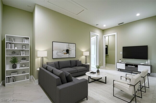 Building Photo - 219 33rd Ave NW