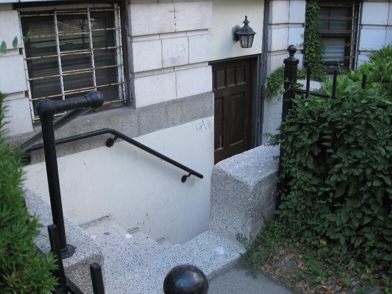 Building Photo - 97 St Stephen St