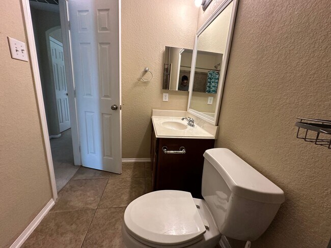 Building Photo - For Lease | 4 Bed, 2.5 Bath | 2,587 Sq Ft ...