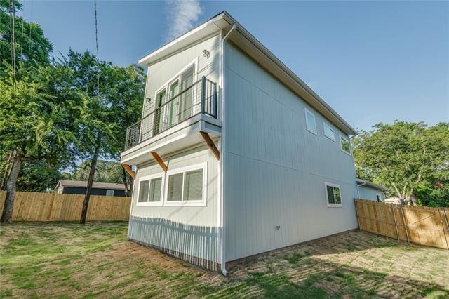 Building Photo - 1855 Highland Dr E