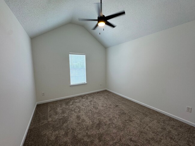 Building Photo - 6718 Pole Creek Dr