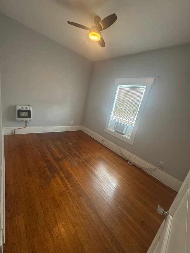 Building Photo - Two Bedroom Highland Apartment