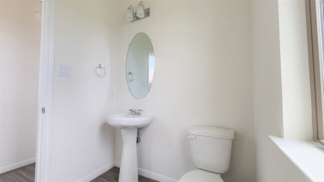 Building Photo - 1235 Bryman Dr