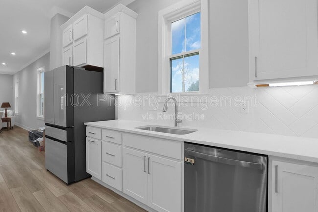 Building Photo - 105 Encore Park Bend