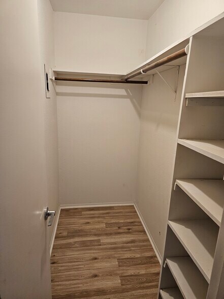 Building Photo - 10603 S Wilcrest Dr