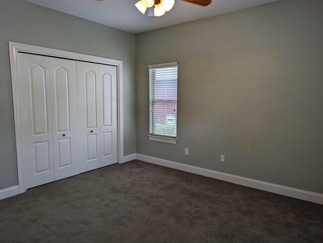 Building Photo - 1789 Ravenna Dr