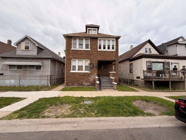 Building Photo - 3910 Catalpa St