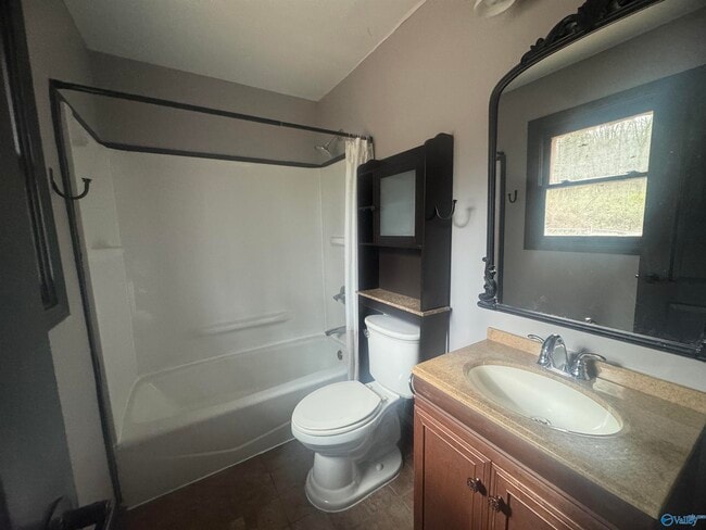 Building Photo - 9527 Hemlock Dr SE