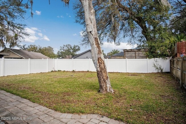 Building Photo - 1329 Cove Landing Dr