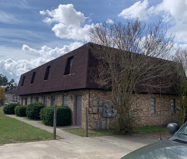 Primary Photo - 304 Loire Ave