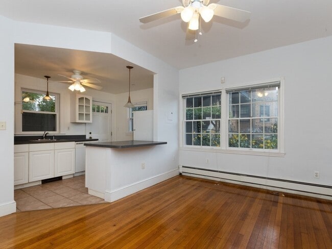 Building Photo - 128 Ashmont St