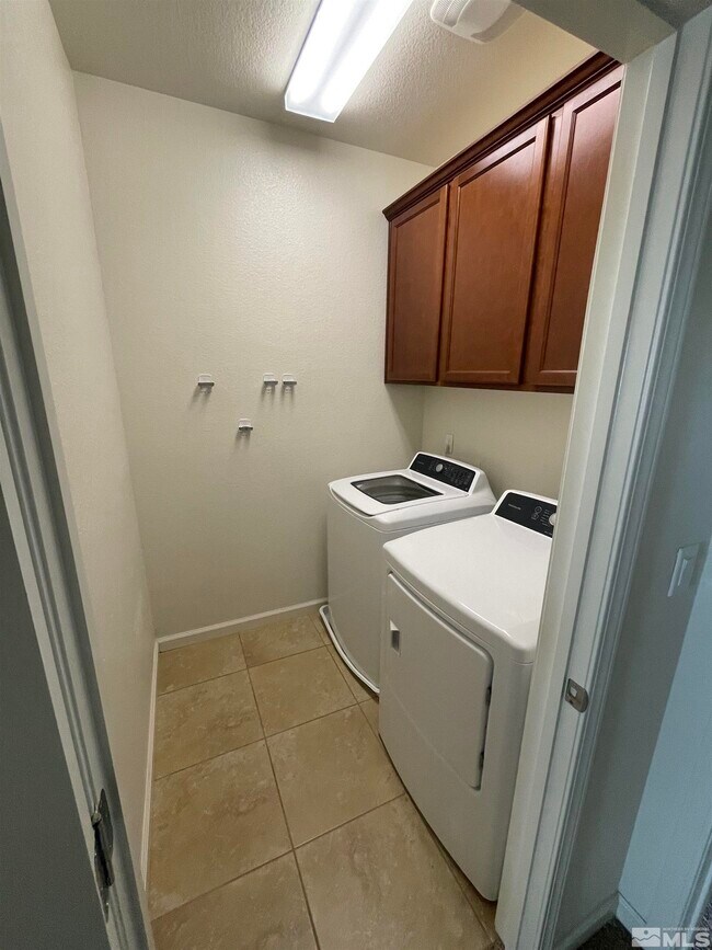 Building Photo - 3050 Sterling Ridge Cir