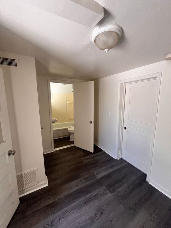 Building Photo - 107 E 33rd St