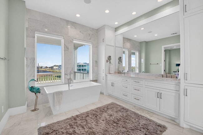 Building Photo - 3815 Seabreeze Ln