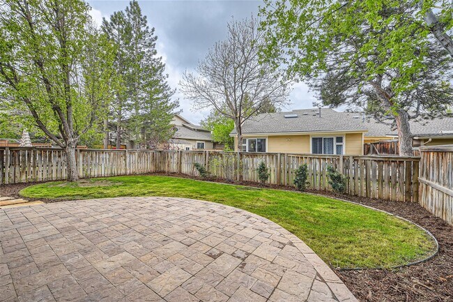Building Photo - Evolve Real Estate: Amazing 4 Bdr/4 Bath +...
