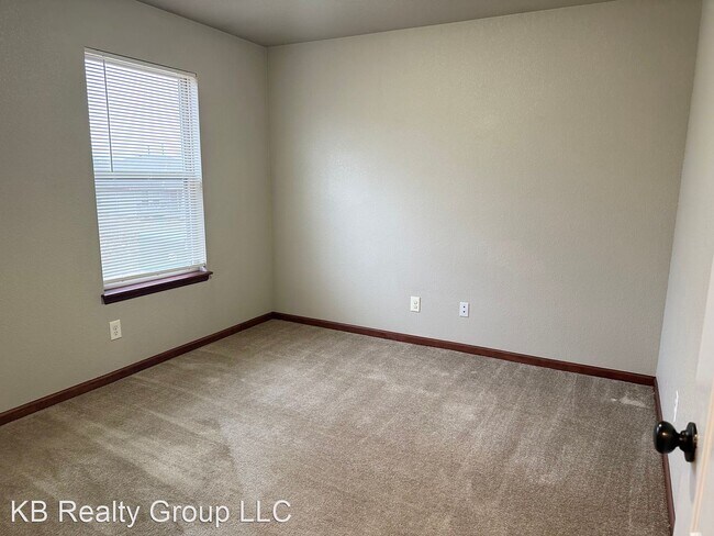 Building Photo - 3 br, 2 bath House - 138 SW Rock Garden Lane