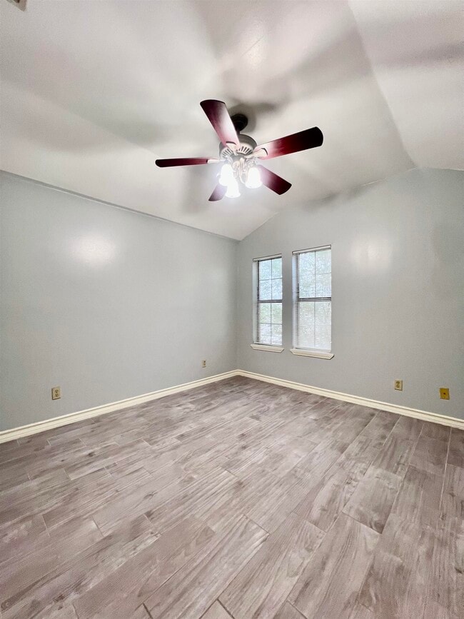 Building Photo - 207 Martingale