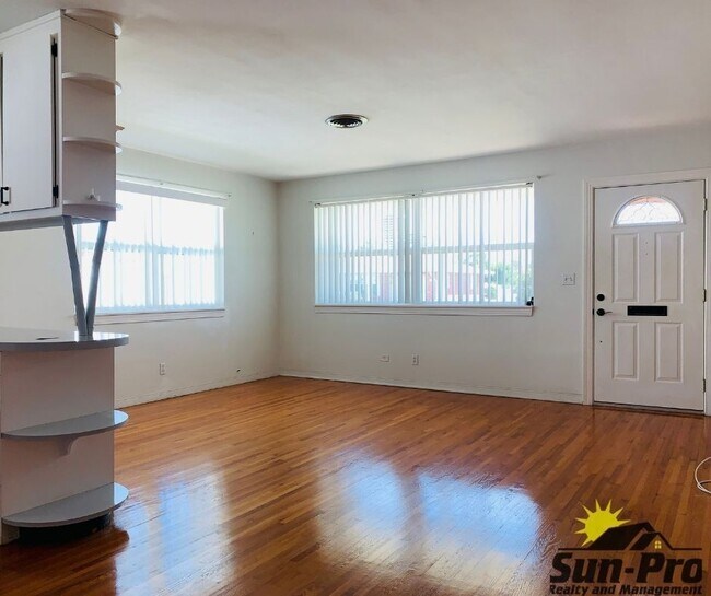 Building Photo - 227 Ponce De Leon Dr