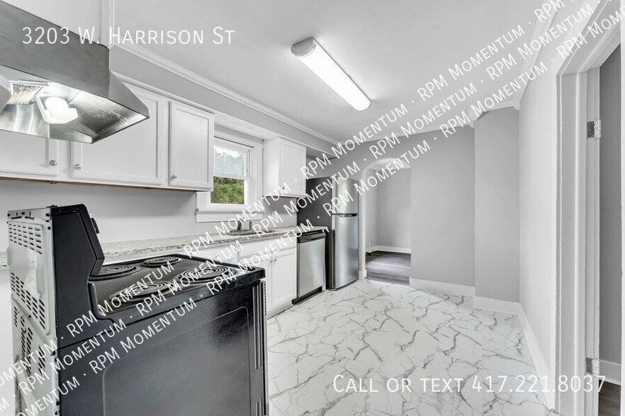 Building Photo - 3203 W Harrison St