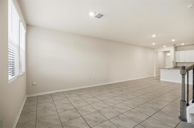 Building Photo - 165 Redbud Rd