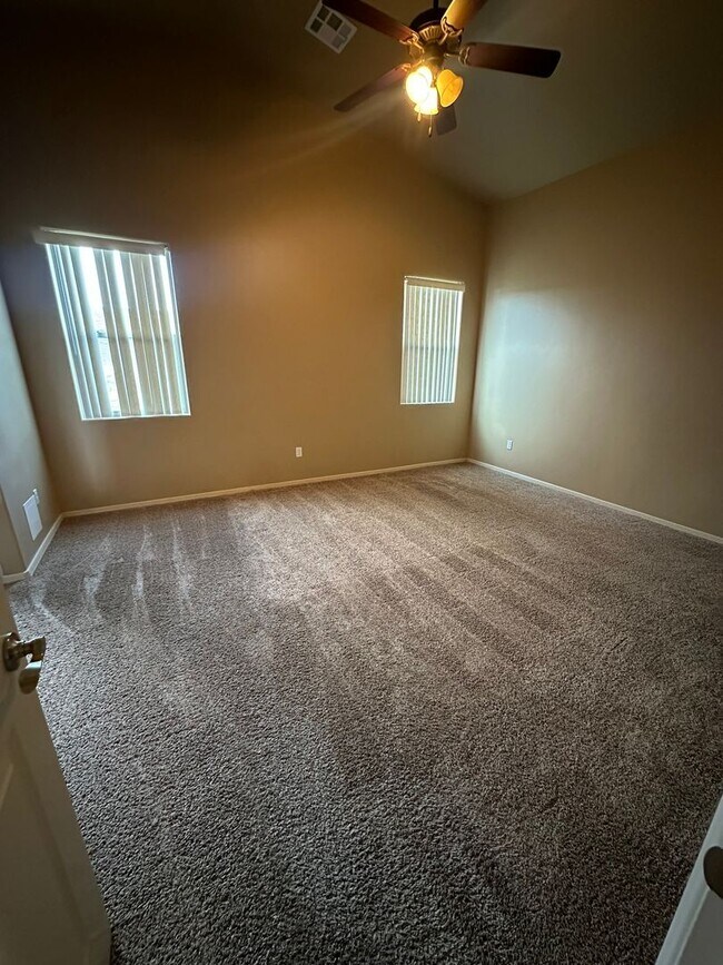 Building Photo - 4747 Zeno Pl