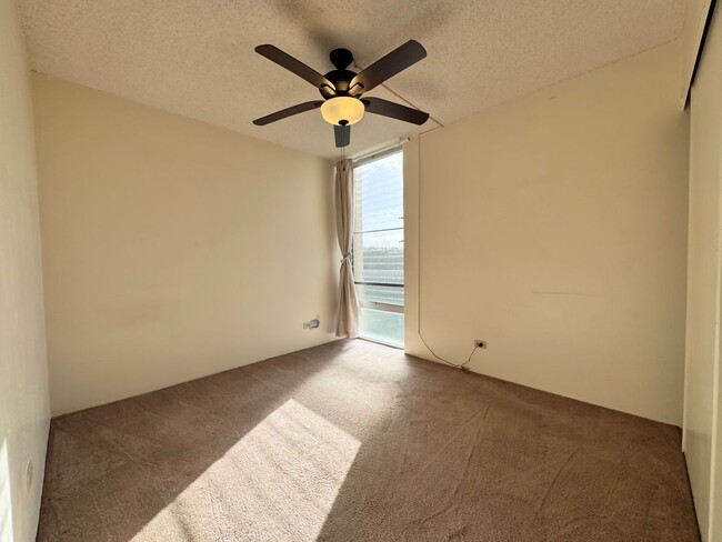 Building Photo - Spacious 2-Bedroom, 2-Bathroom Condo in Ai...