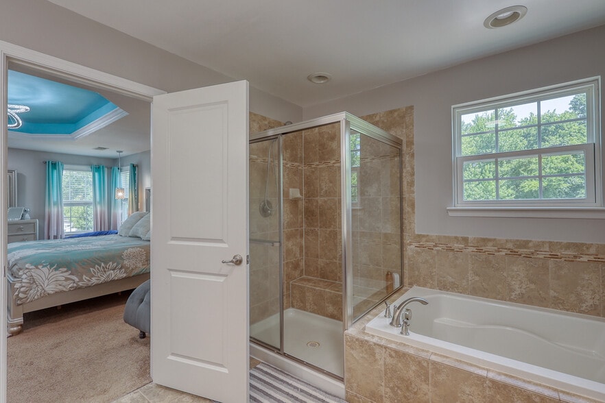 Bedroom #4 Suite w/Shower &Jacuzzi Tub - 1504 El Dorado Way
