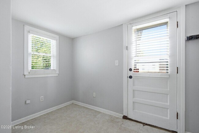 Building Photo - 1047 Seelbach Ave