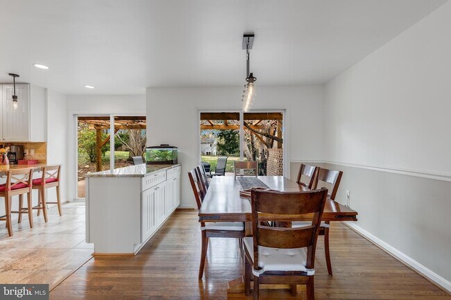 Building Photo - 1700 Chester Mill Rd