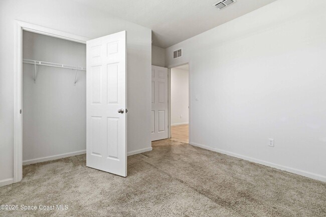 Building Photo - 939 Remington Green Dr SE