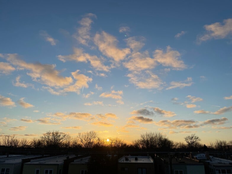 3/4/21 - 4132 N Mozart St