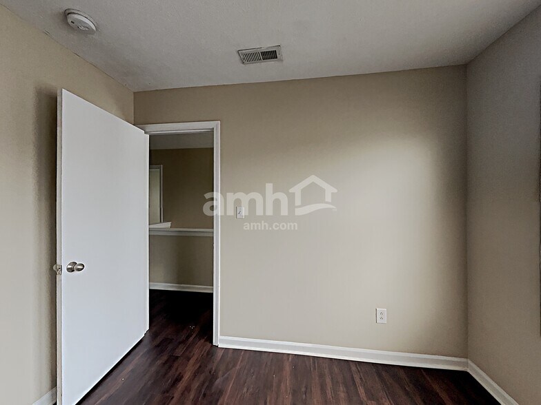 Building Photo - 10444 Bellchime Ct