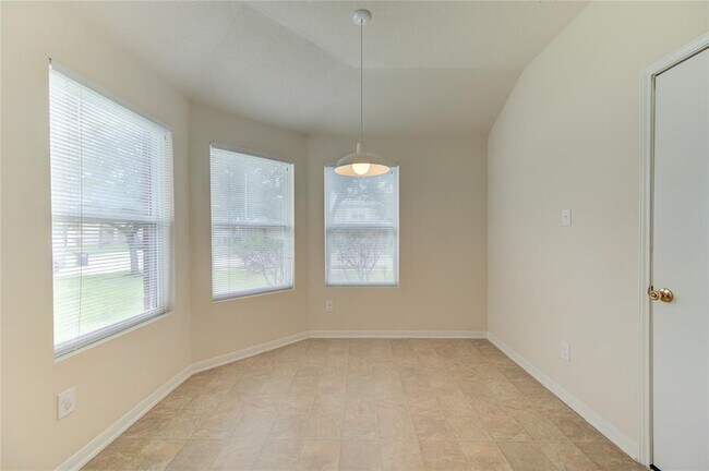 Building Photo - 3639 Barkers Crossing Ave