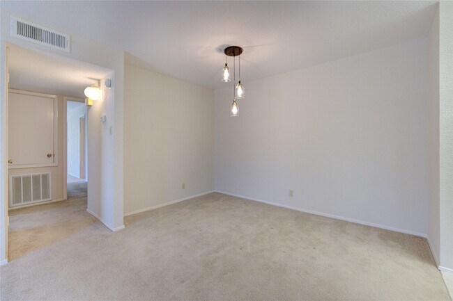 Building Photo - 14515 Wunderlich Dr