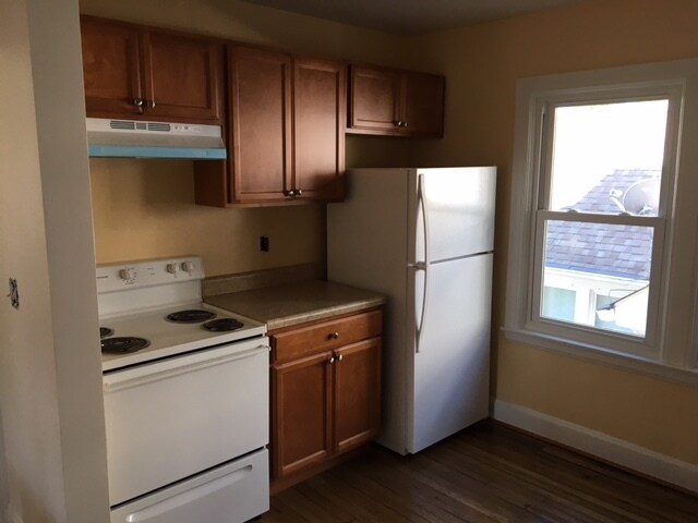 Building Photo - 6852 Main St