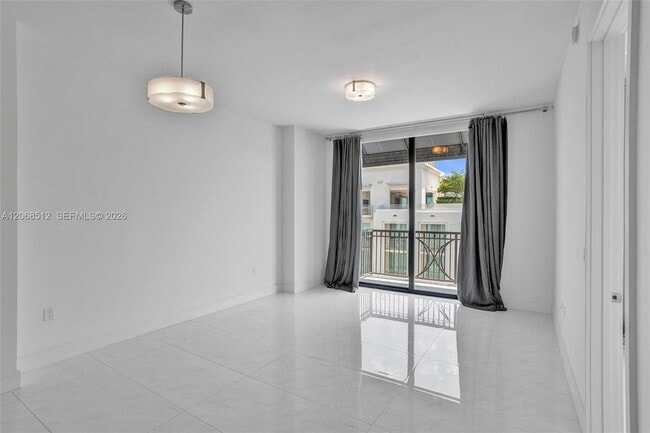 Building Photo - 301 Altara Ave
