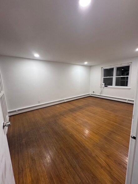 Building Photo - 330 Magee Ave