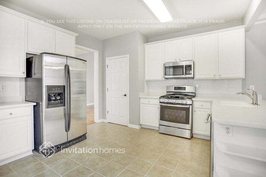 Building Photo - 2515 Camata Way