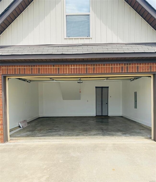 Building Photo - 6511 Ridgeview Ln