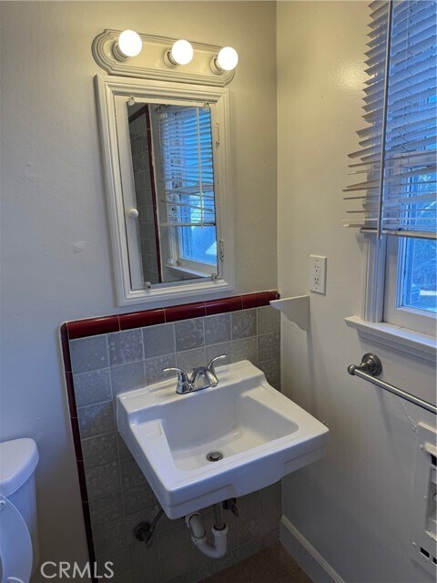 Building Photo - 742 N Glassell St