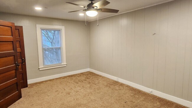 Building Photo - Three Bedroom Single Family Home in Olean NY! Remodeled and in Beautiful, Clean, and Move in Read...