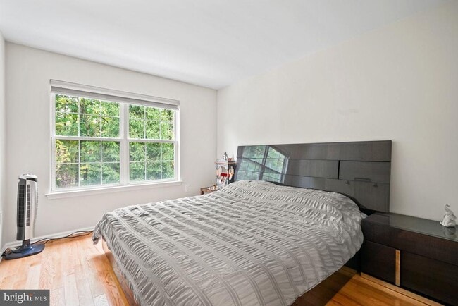 Building Photo - 204 Camelot Ct