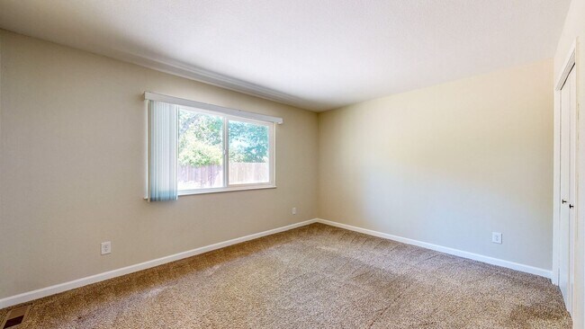 Building Photo - Rincon Valley Single Level, Landscaper Included!
