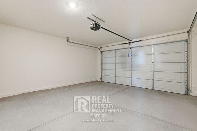 Building Photo - 17945 W Sand Hls Dr