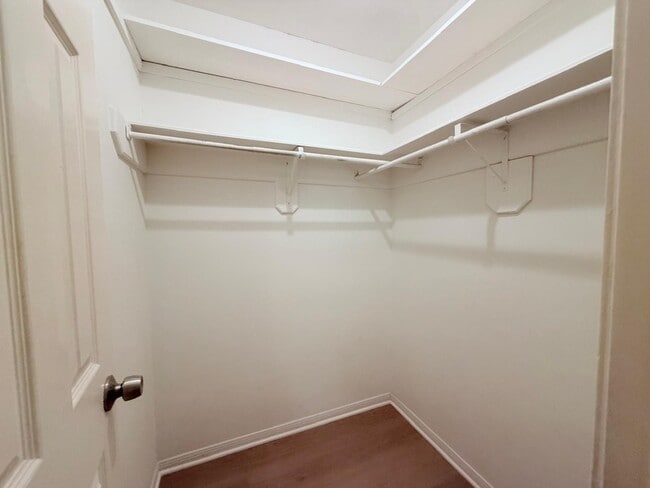 Building Photo - 7110 Yardley Dr