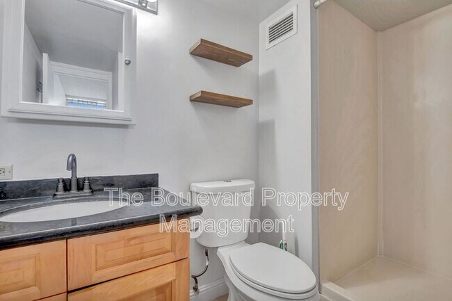Building Photo - 4300 Waialae Ave