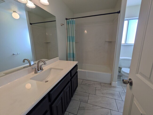 Building Photo - Low-Maintenance Living in the Heart of St. George